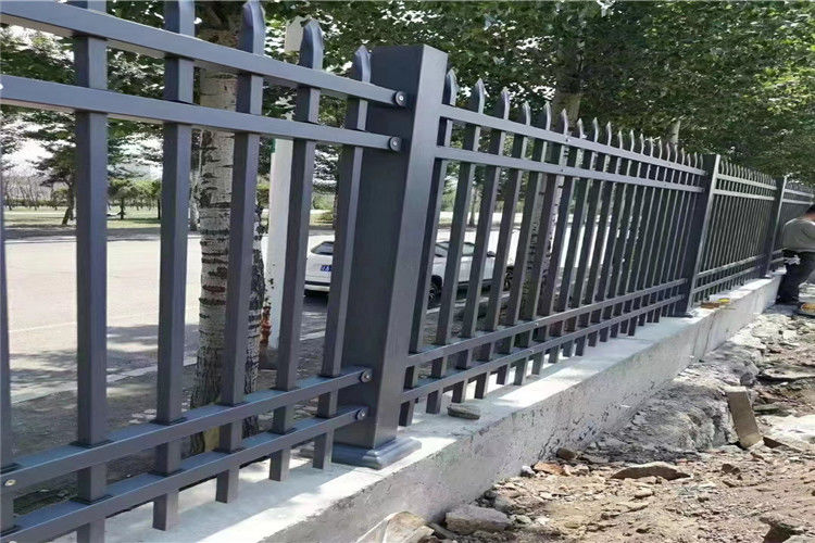 2000mm Tubular Steel Fence Square Pipe Horizontal Rail Garrison Fence