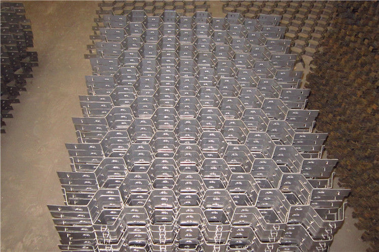 50X50mm Low Carbon Steel Metal Hex Mesh And Anchor Lining