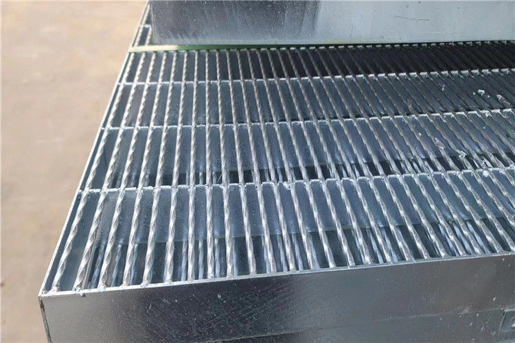 Aluminum Welded Steel Bar Grating Platform Galvanized Serrated Grating